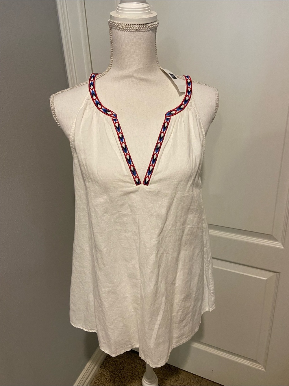 GAP White Sleeveless V-Neck Camisole with Red & Blue Trim